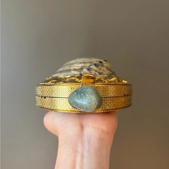 Elegant Gold and Iridescent Shell Women's Bag - Picture 5 of 7